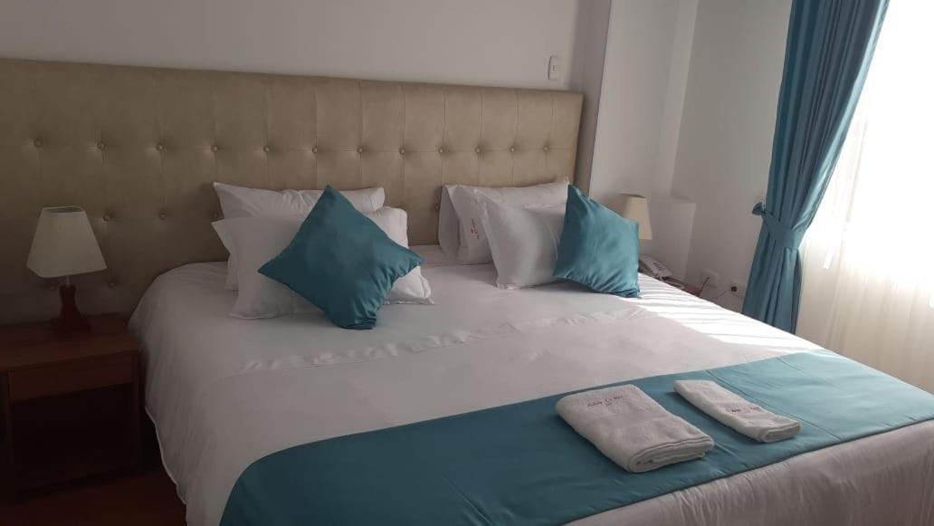 Hotel En Bogota - Fontana Di Trevi ภายนอก รูปภาพ